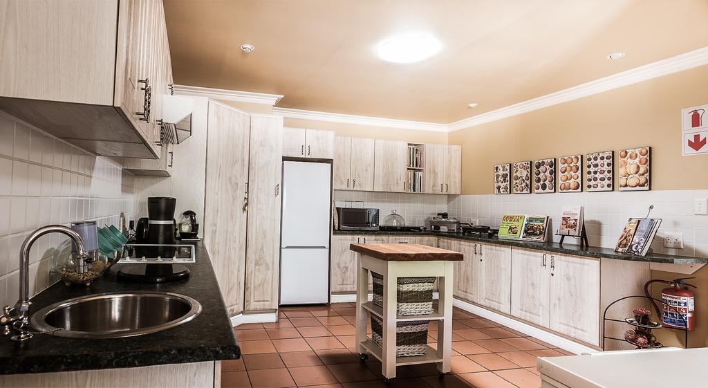 Highview Lodge Mosselbaai Buitenkant foto