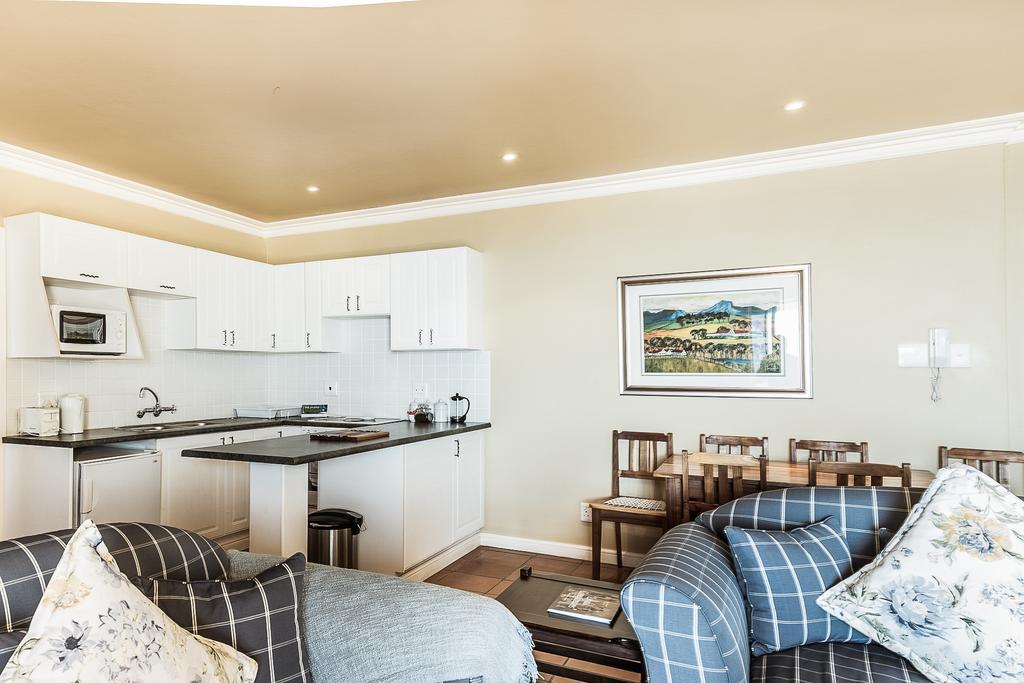 Highview Lodge Mosselbaai Buitenkant foto