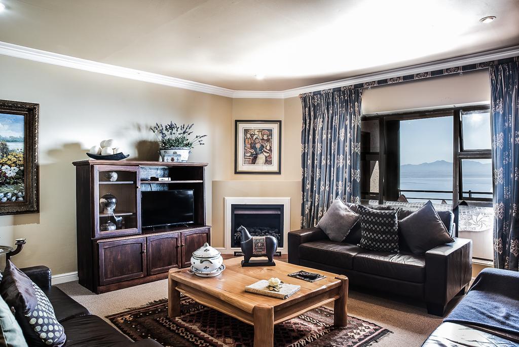 Highview Lodge Mosselbaai Buitenkant foto
